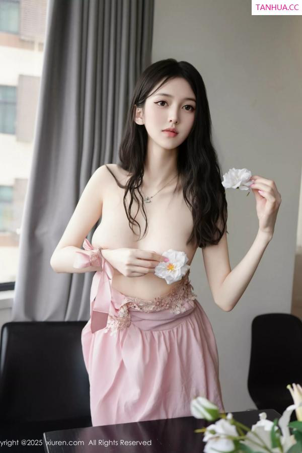   [XiuRen]高清写真图 2025.07.14 No.10545 白小蝶 粉色连衣短第37张图片